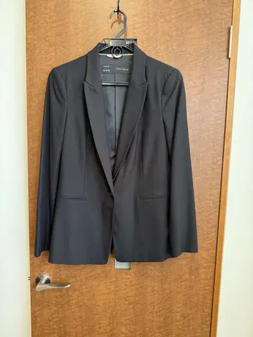 새상품 미사용 ZARA BASIC 테일러드 자켓 블랙 40 블랙