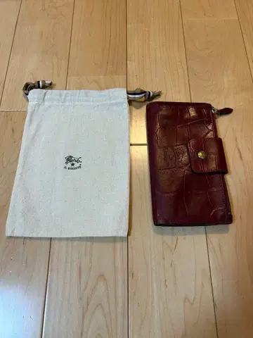 일비종떼 버건디 크로커다일 패턴 접이식 지갑