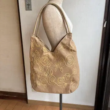 꽃무늬 자수 스웨이드풍 토트백 베이지 40cm x 40cm