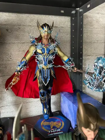 핫토이즈 마블 어벤져스 THOR 1/6