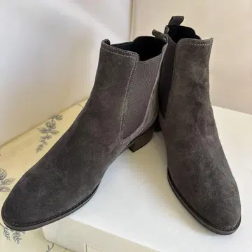 그레이 스웨이드 부츠 23.5cm