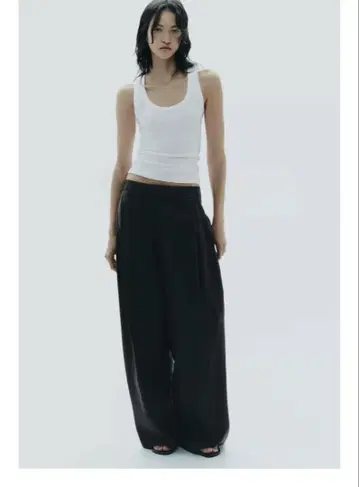 ZARA 턱 팬츠 와이드 실루엣 플리츠 블랙