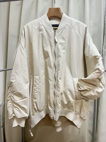 ZARA 오버 사이즈 봄버 자켓