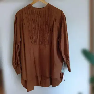 브라운 플리츠 레이스 긴팔 셔츠