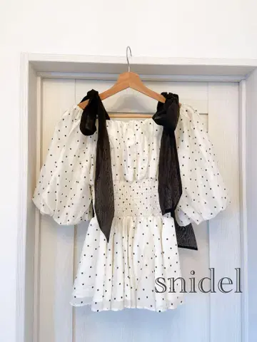 snidel 오프숄더 도트 리본 가을 옷 봄옷