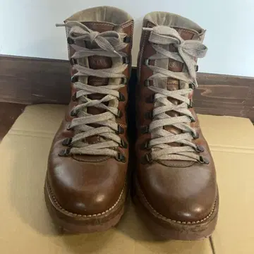 브루넬로쿠치넬리 마운틴 부츠 이탈리아제