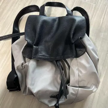그레이 블랙 가죽 백팩