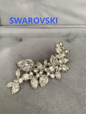 SWAROVSKI 반짝이는 클리어 롱 브로치/실버