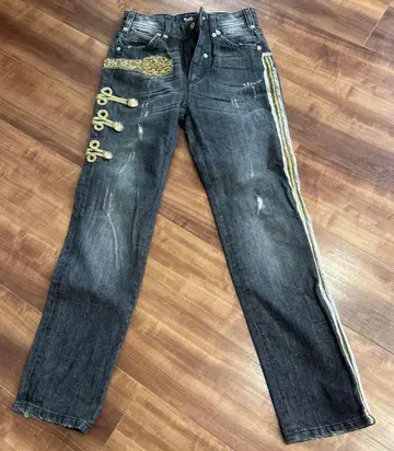 D&G 장식 포함 블랙 데님 팬츠 25