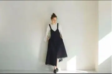 [완판템] PINUE 데님 오버롤 스커트 새상품급
