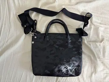 DOES 숄더백 소가죽 블랙