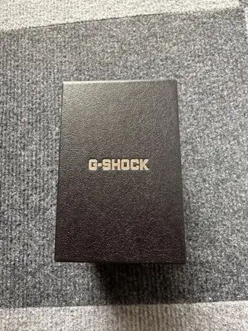 G-SHOCK 골드 컬러 손목시계