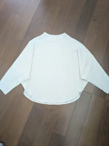 요건 레일 넉넉한 실루엣 긴팔 상의