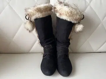 퍼 달린 블랙 롱 부츠