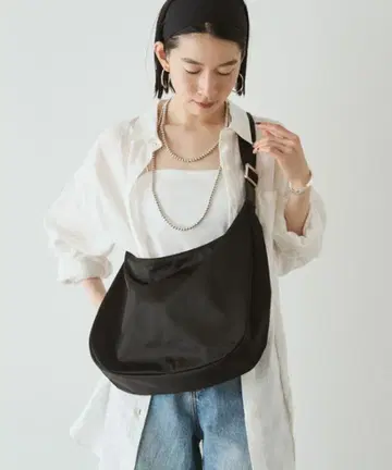 russet 라운드 빅 숄더백