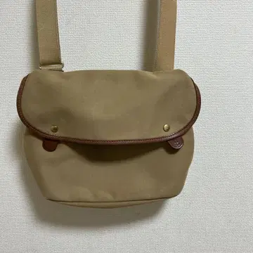 베이지 캔버스 숄더백