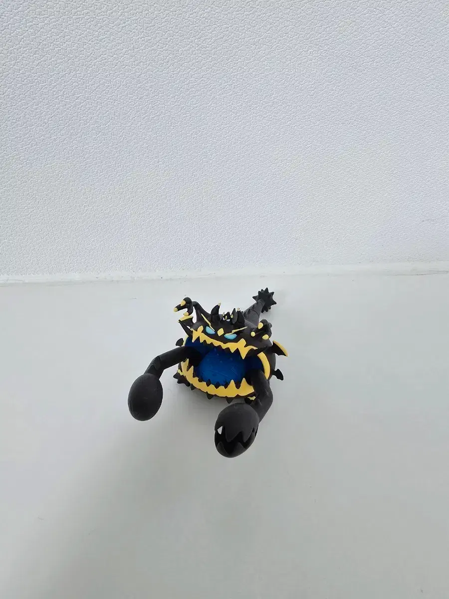 Pokémon Gholdengo Resin Figure