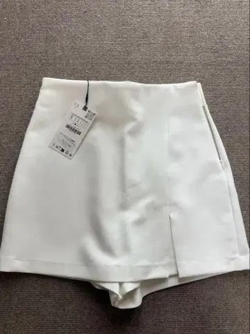 ZARA 스코트 화이트
