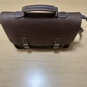 브라운 숄더백