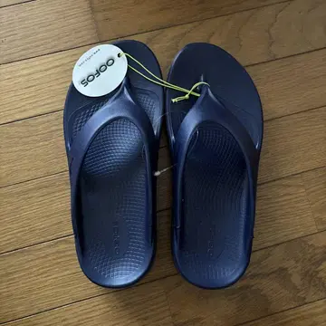 [미사용 새상품] Oofos 네이비 리커버리 샌들