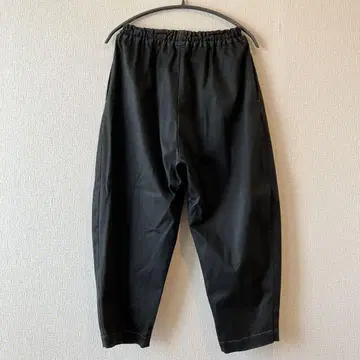 entwa 무릎 팬츠 블랙