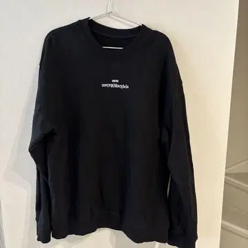 MaisonMargiela 블랙 로고 맨투맨