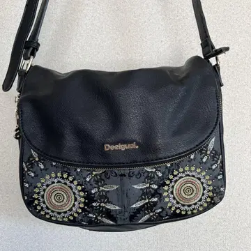 Desigual 자수 블랙 숄더백