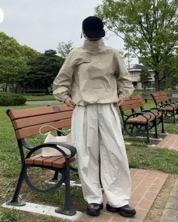 A.subjjject 나일론 와이드 2턱 팬츠 에크루