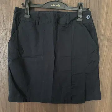 블랙 사이드 포켓 스커트
