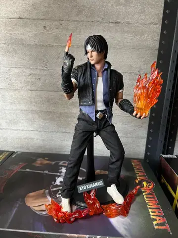 orldBox 쿠사나기 쿄 1/6 피규어 KOF SNK hottoys