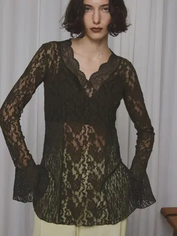 AmeriVINTAGE COMBINATION LACE TOP