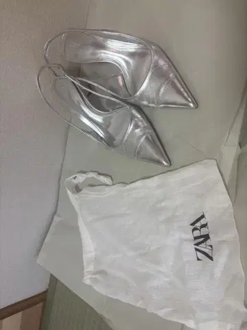 ZARA 실버 스틸레토 샌들