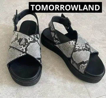 TOMORROWLAND 스네이크 프린트 가죽 크로스 스트랩 샌들