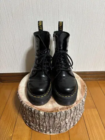 Dr.Martens 닥터마틴 JADON 8홀 부츠 통굽