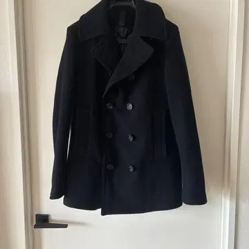 블랙 더블 브레스트 피 코트