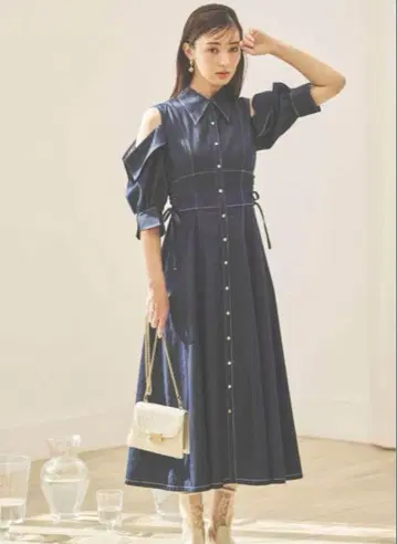 dazzlin 오픈 숄더 데님 스티치 원피스