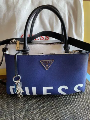미사용 새상품 guess 스트랩 포함 핸드백