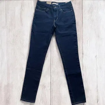 새상품 택 포함 Levi's 711 SKINNY 스키니 데님 W28