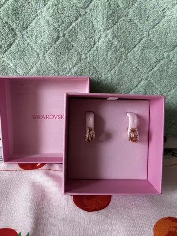 Swarovski 로즈 골드 귀걸이