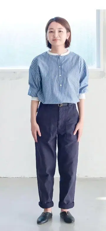 북유럽 생활 잡화점 한 스푼의 달콤함이 딱 좋은 스트라이프 셔츠 블라우스