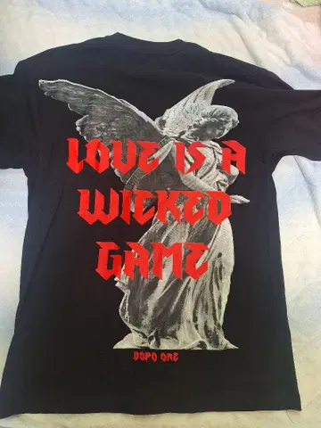 VAUVYLON LOVE IS A WICKED GAME 티셔츠