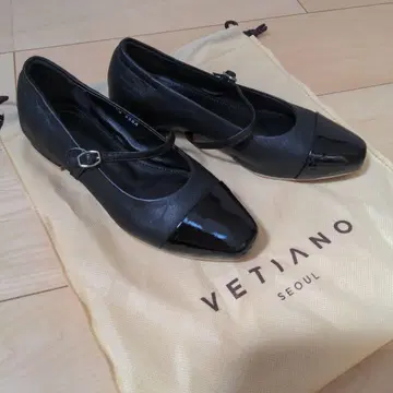 VETIANO 블랙 스트랩 플랫슈즈