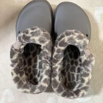 crocs 샌들