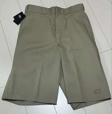 새상품 Dickies 숏팬츠 LOOSE FIT 카키 32
