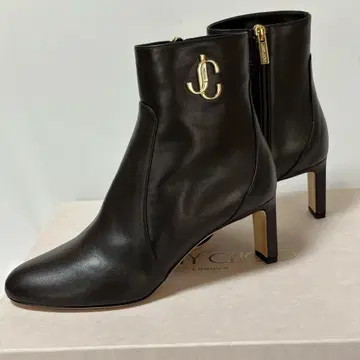 JIMMY CHOO 블랙 가죽 앵클부츠
