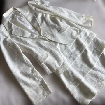 세오리아 화이트 수트 자켓과 스커트 세트 11호