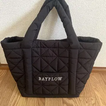 베이플로우 퀼팅 로고 토트 백 새상품급