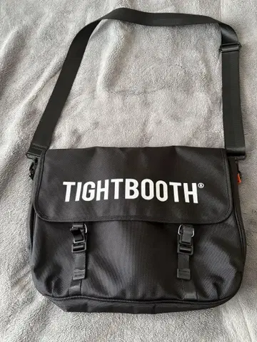 TIGHTBOOTH LOGO SHOULDER BAG