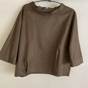 Unpeu Femme 브라운 오부 소매 셔츠