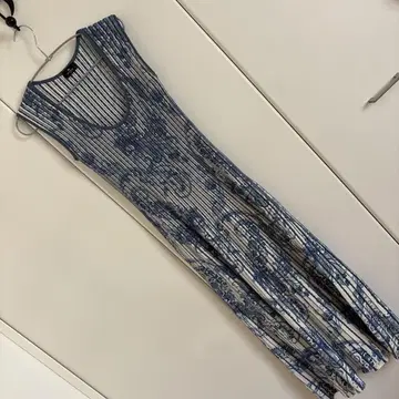 [ 새상품급 ] 지난 시즌 상품 ETRO 니트 원피스